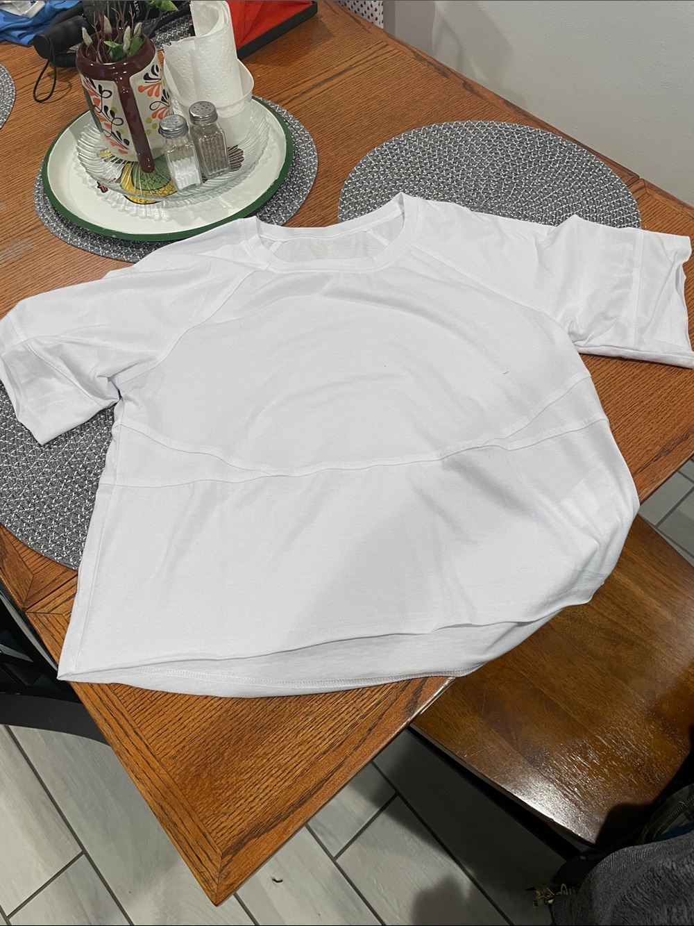 Amazon White Short-Sleeve Women's Tee